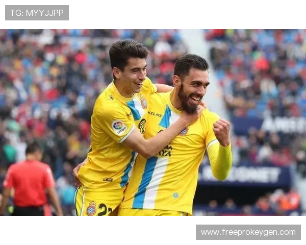 伊萨克 vs 本泽马：终结效率与战术角色差异